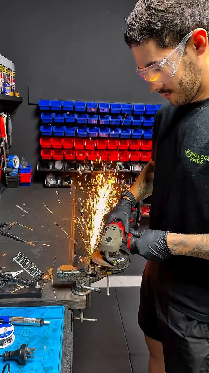 Your e-bike needs maintenance before it turns into a bigger problem ⚡️ Phalcon Bikes offers e-bike s